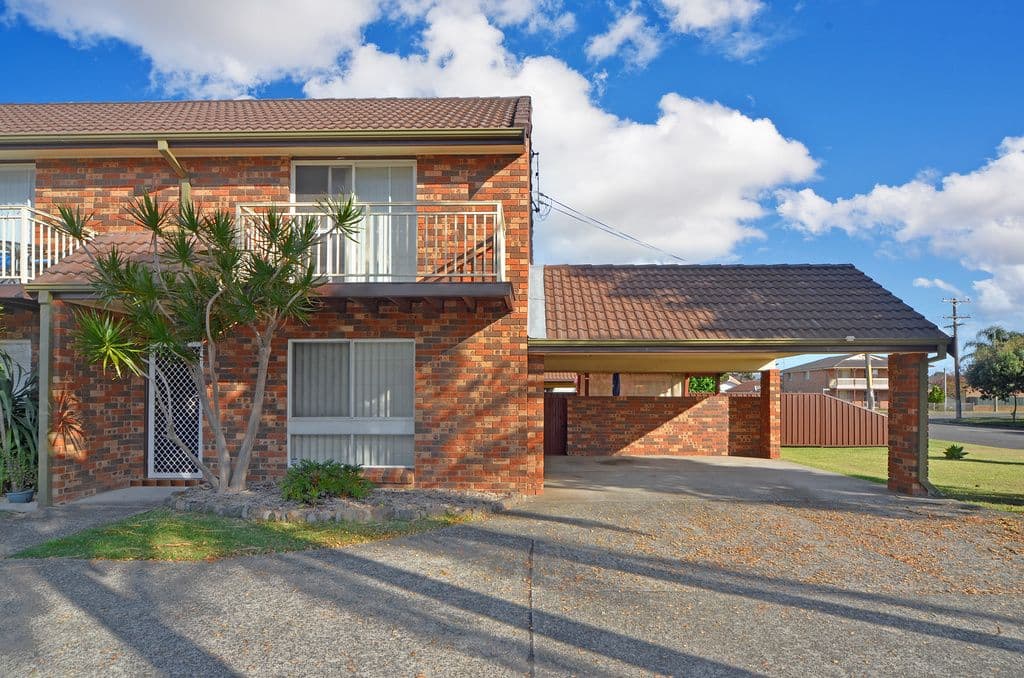 54 Peterborough Avenue, Lake Illawarra NSW 2528, Lake Illawarra - Image 1
