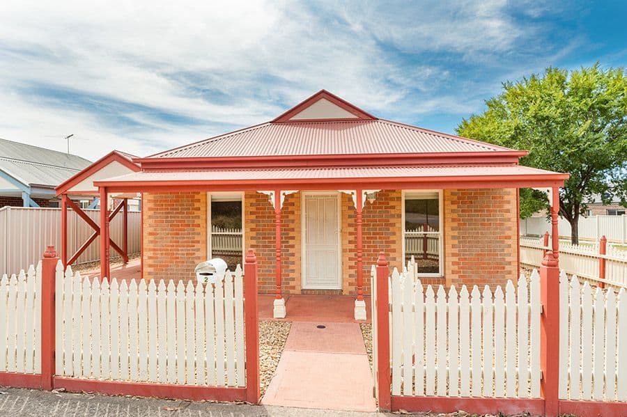 2 Heathwood Close, Craigieburn VIC 3064, Craigieburn - Image 1