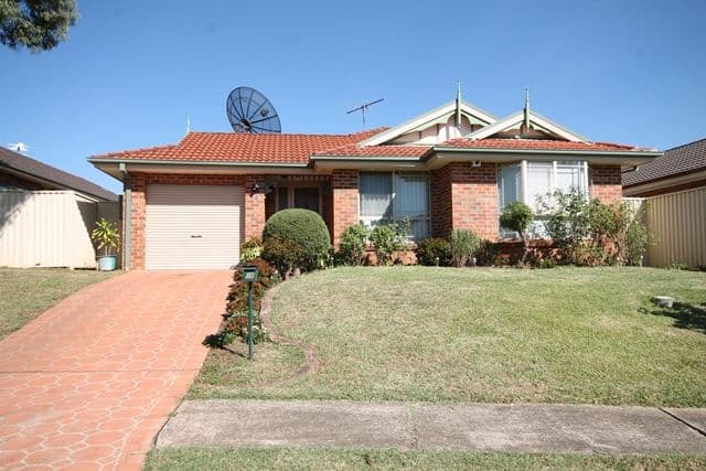 1 Ashford Close, Hinchinbrook - Image 1