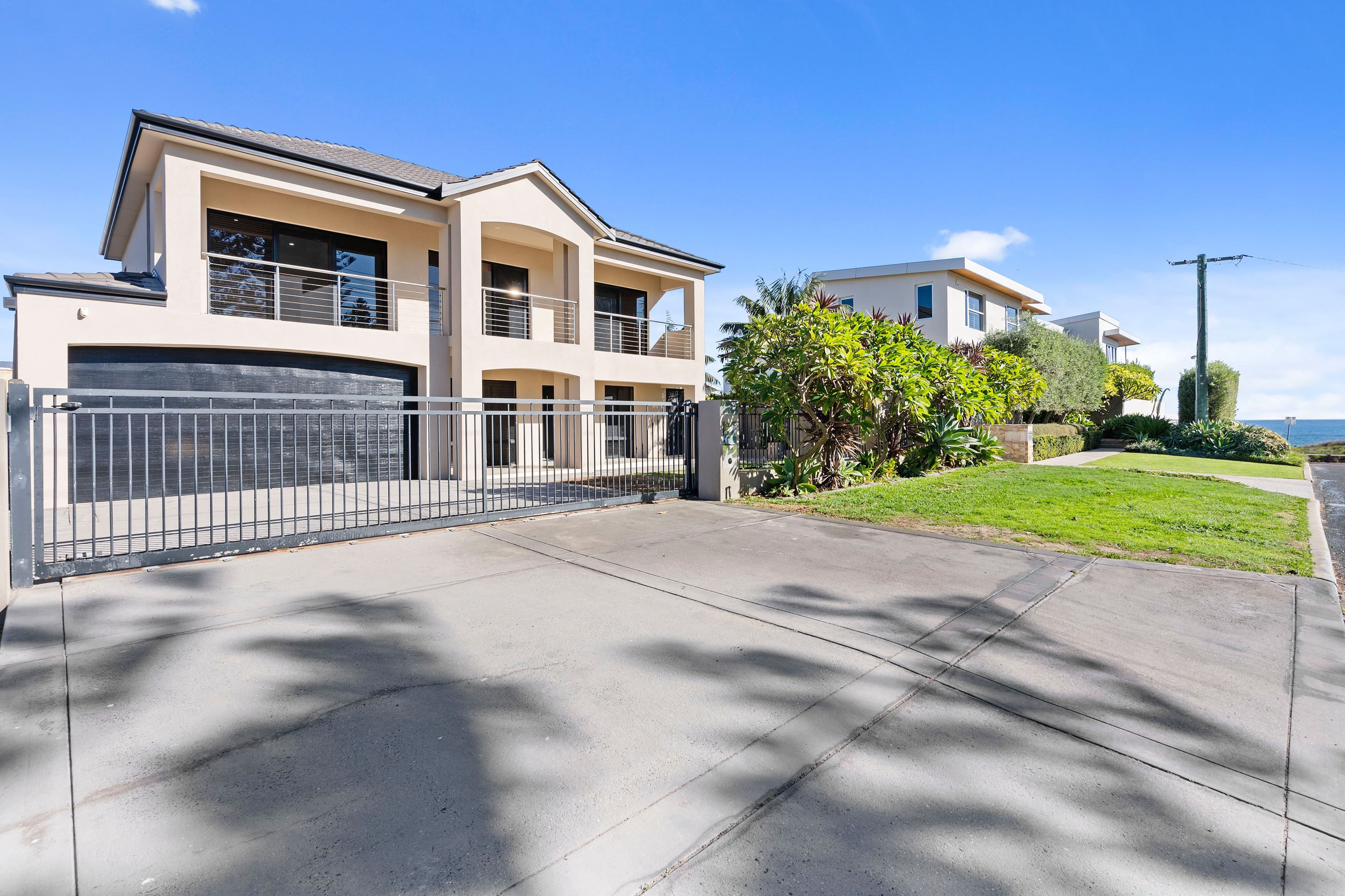 2 Robin Avenue, Sorrento WA 6020, Sorrento - Image 1