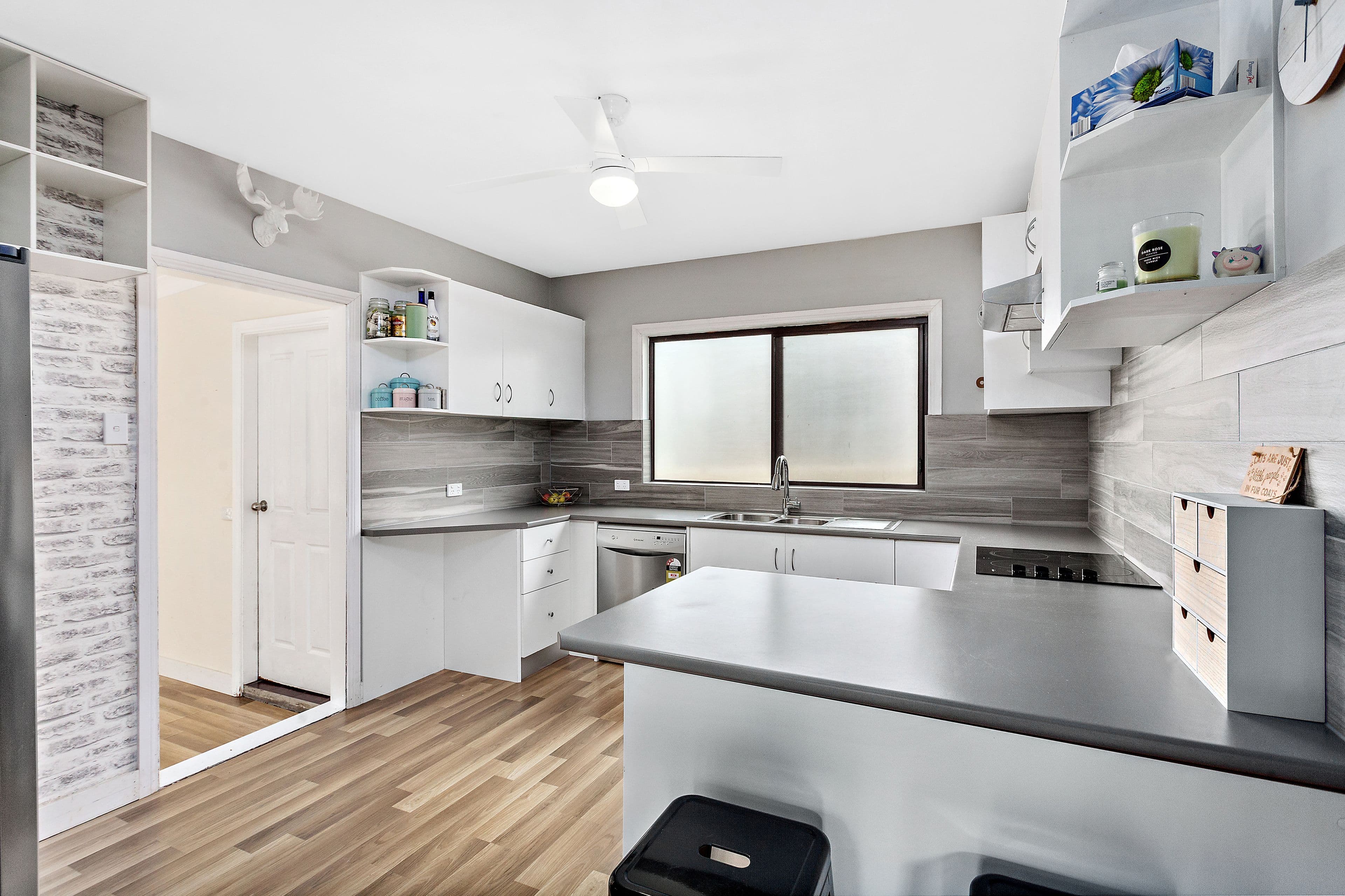 31 Simpson Parade, Albion Park - Image 1
