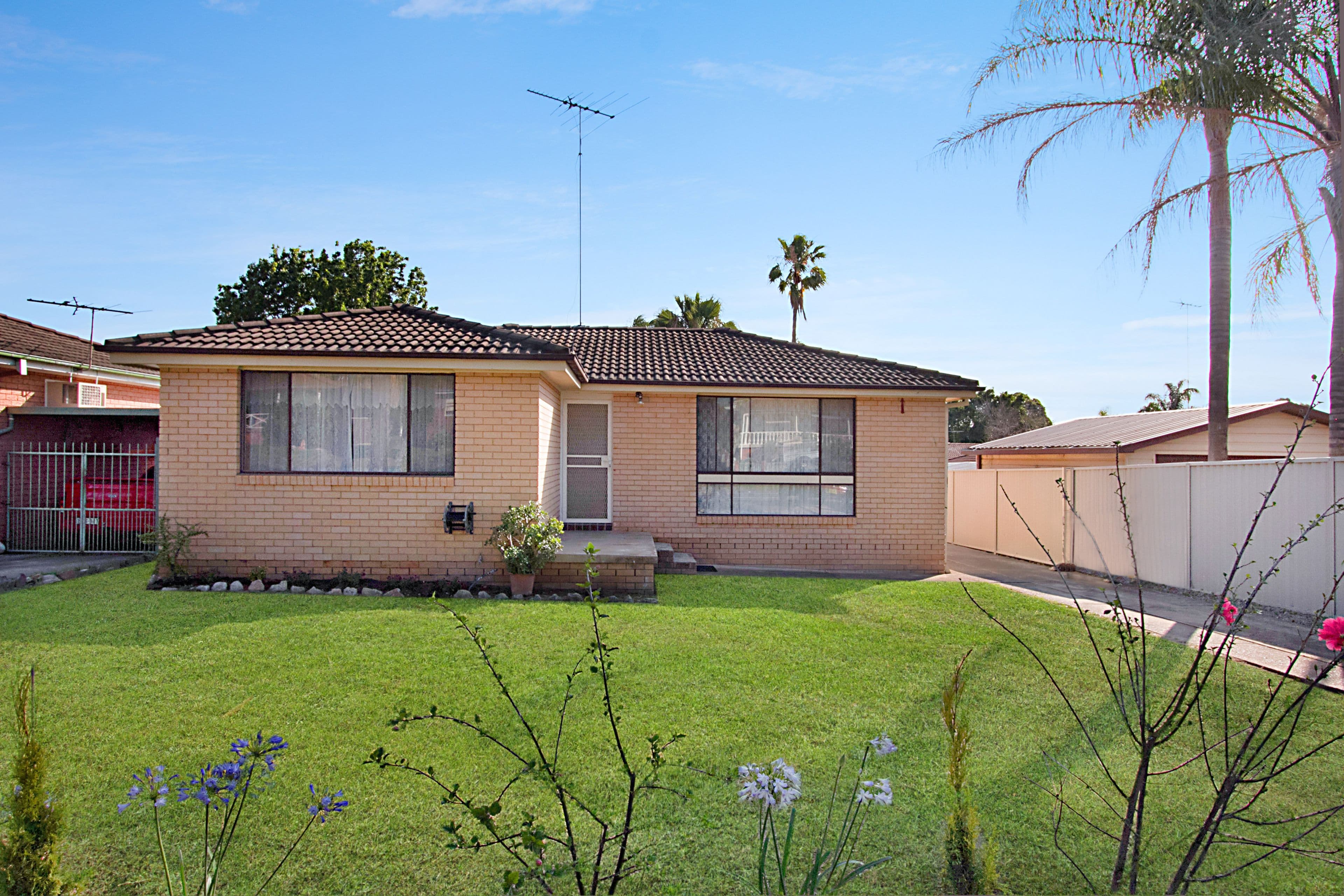 133 Hoyle Drive, Dean Park - Image 1