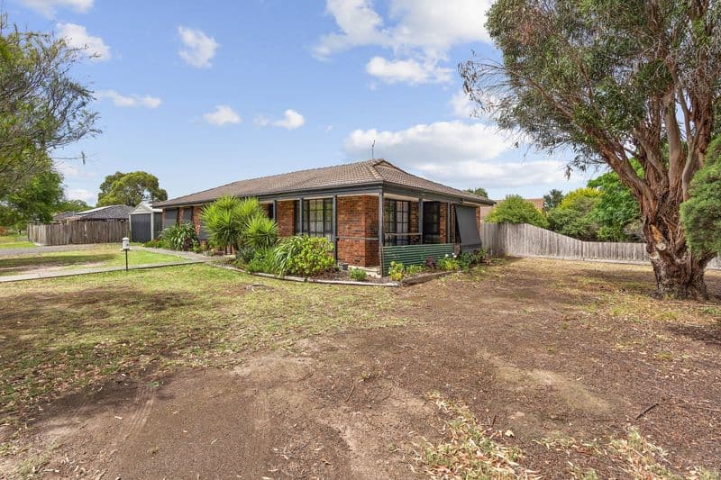 1 Lorraine Court, Pakenham - Image 1