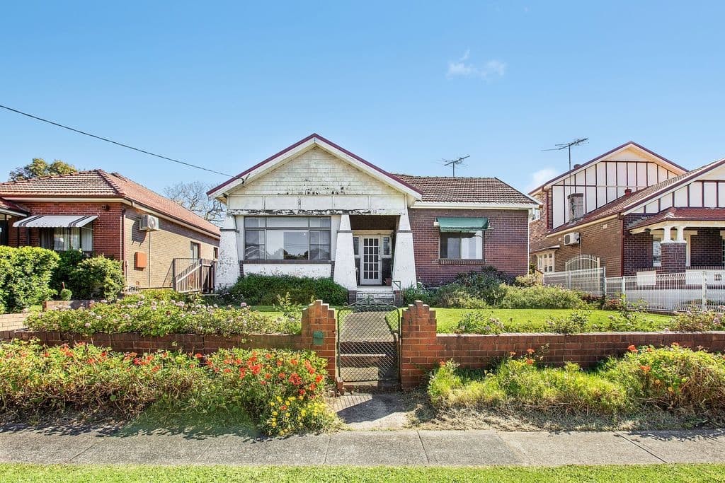 32 Macnamara Avenue, Concord - Image 1