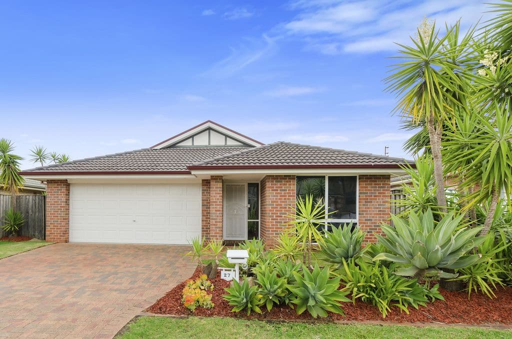 27 Karara Avenue, Horsley - Image 1