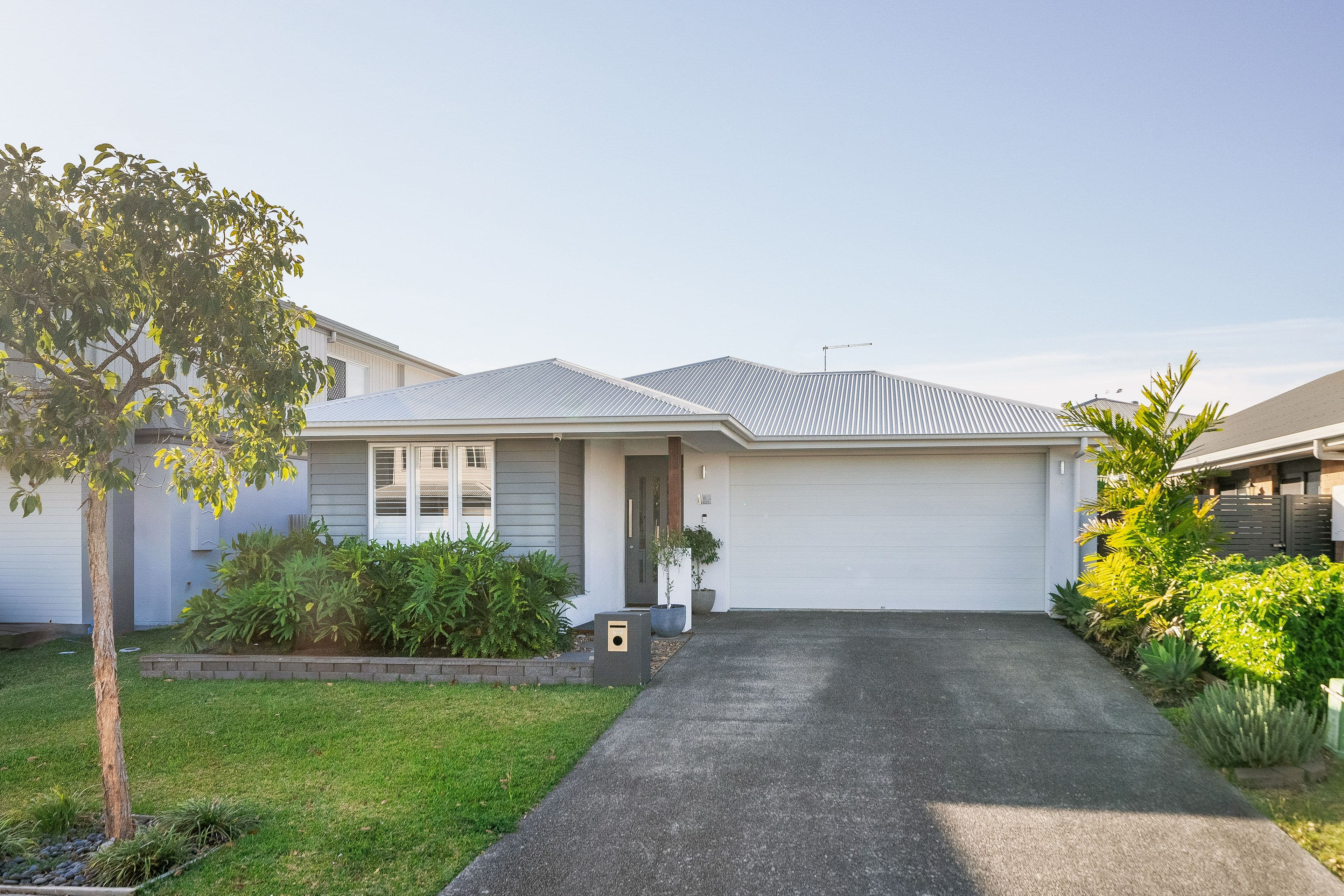 10 Apollo Street, Newport QLD 4020, Newport - Image 1