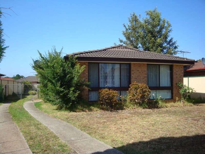 7 Woodlands Avenue, BOSSLEY PARK NSW 2176, Bossley Park - Image 1