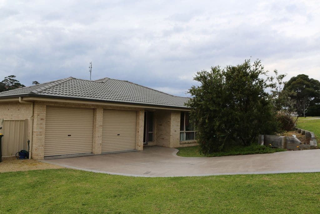 4 Creighton Parade, North Narooma NSW 2546, North Narooma - Image 1