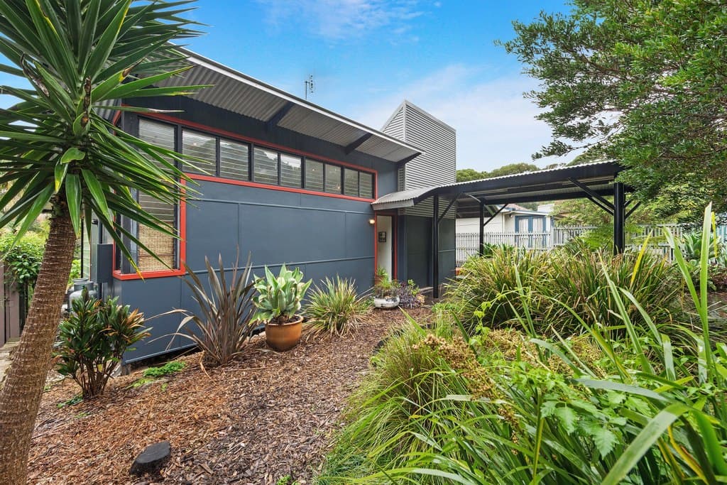 59 Buttenshaw Drive, Coledale - Image 1