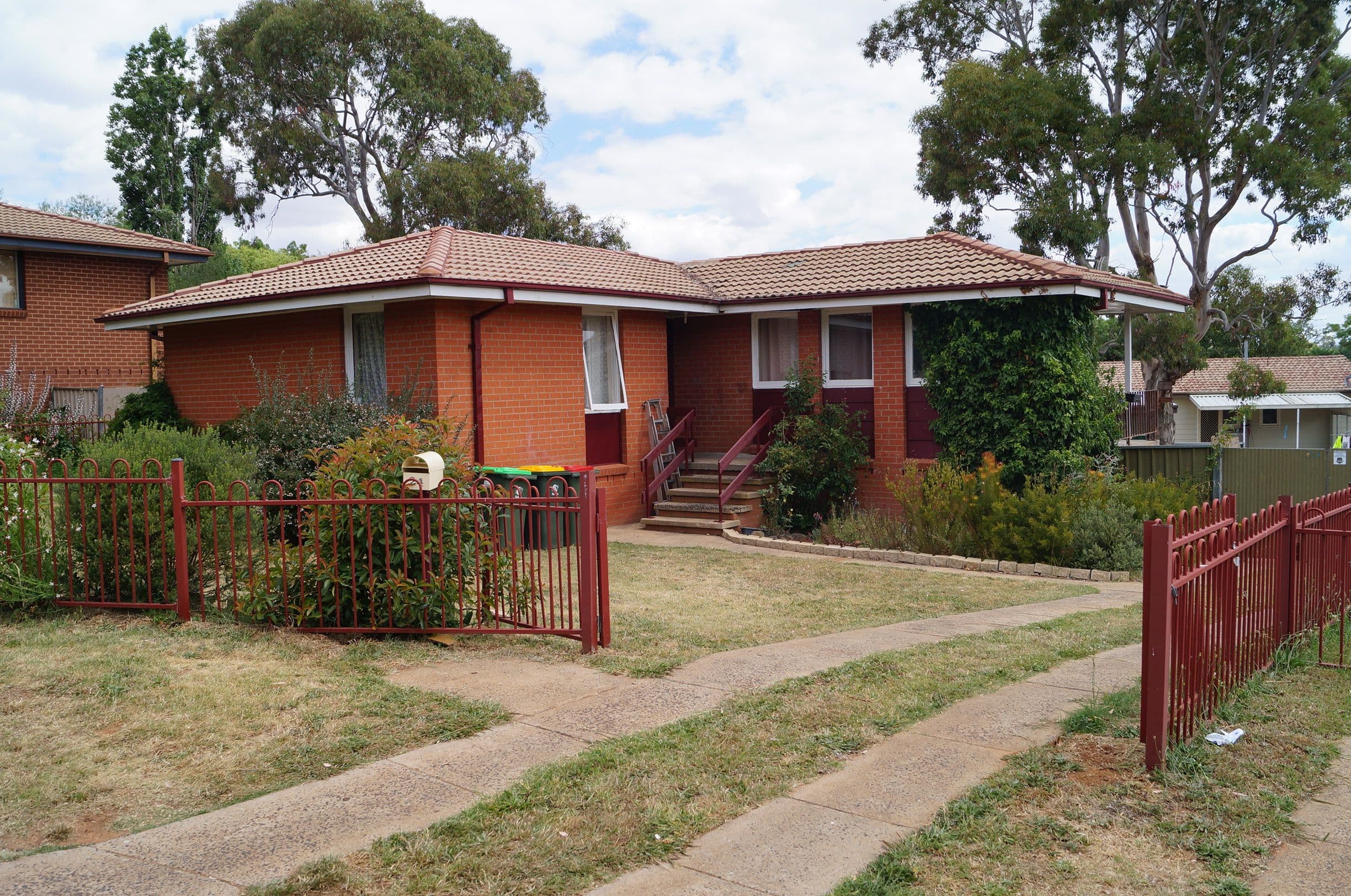 24 South Terrace, Orange - Image 1
