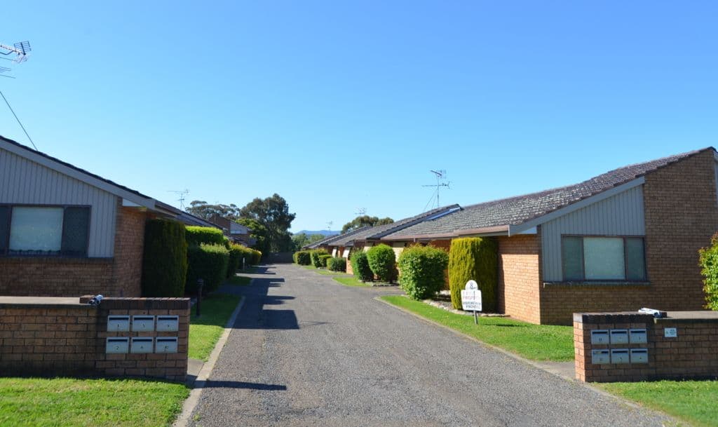 8 Thibault Street, Tamworth NSW 2340, South Tamworth - Image 1