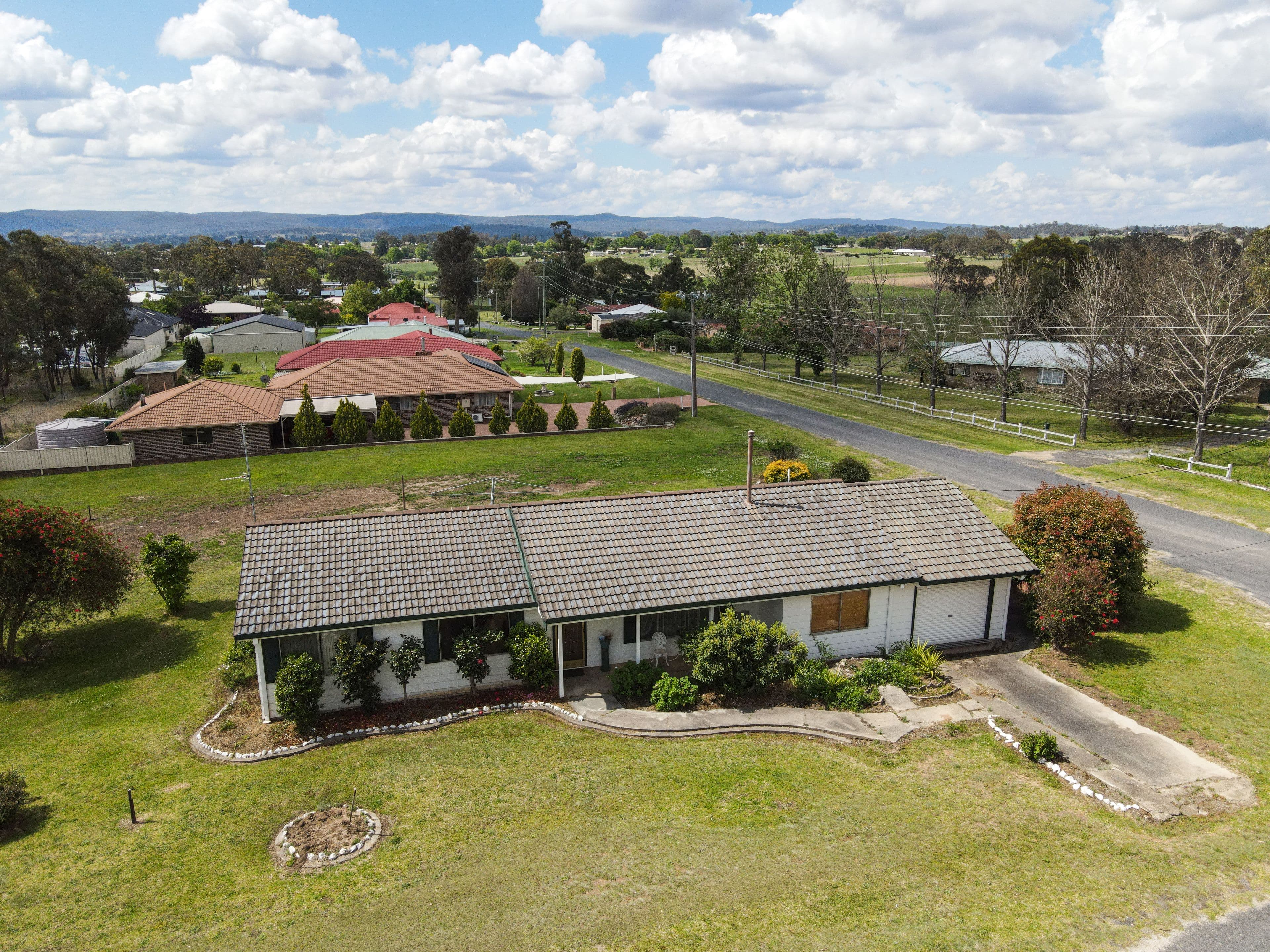 100 Clive Street, Tenterfield NSW 2372, Tenterfield - Image 1