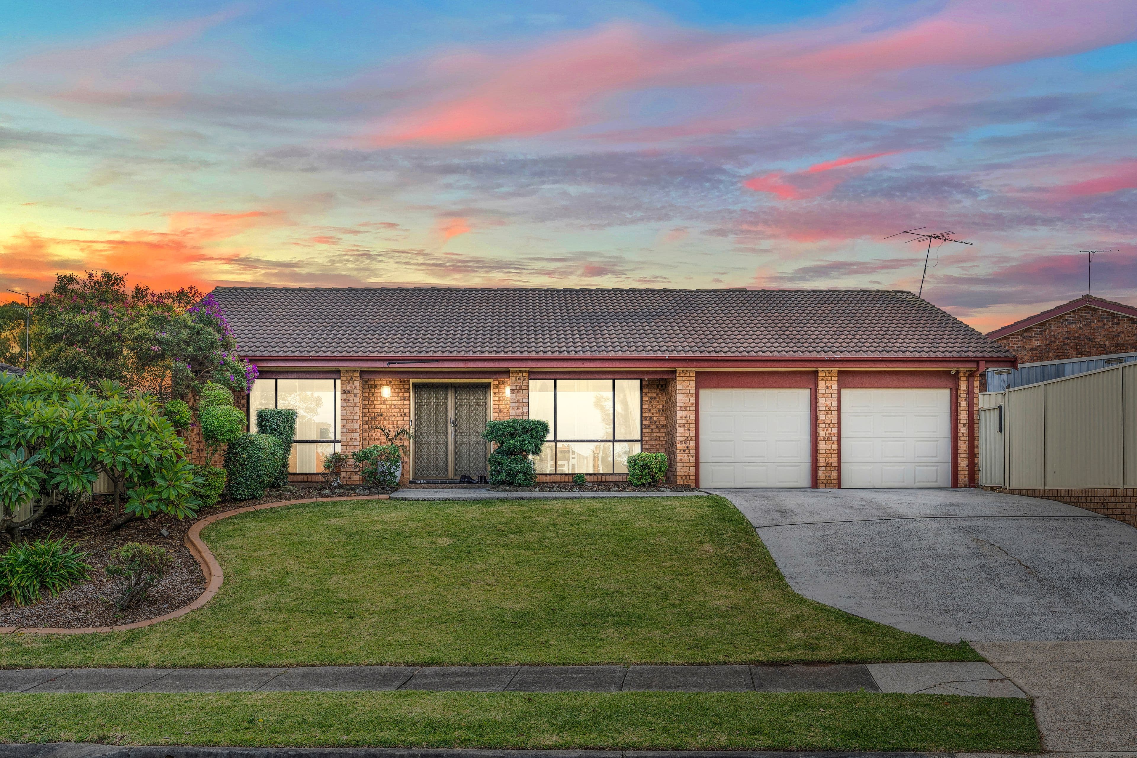 4 Haslewood Place, Hinchinbrook NSW 2168, Hinchinbrook - Image 1