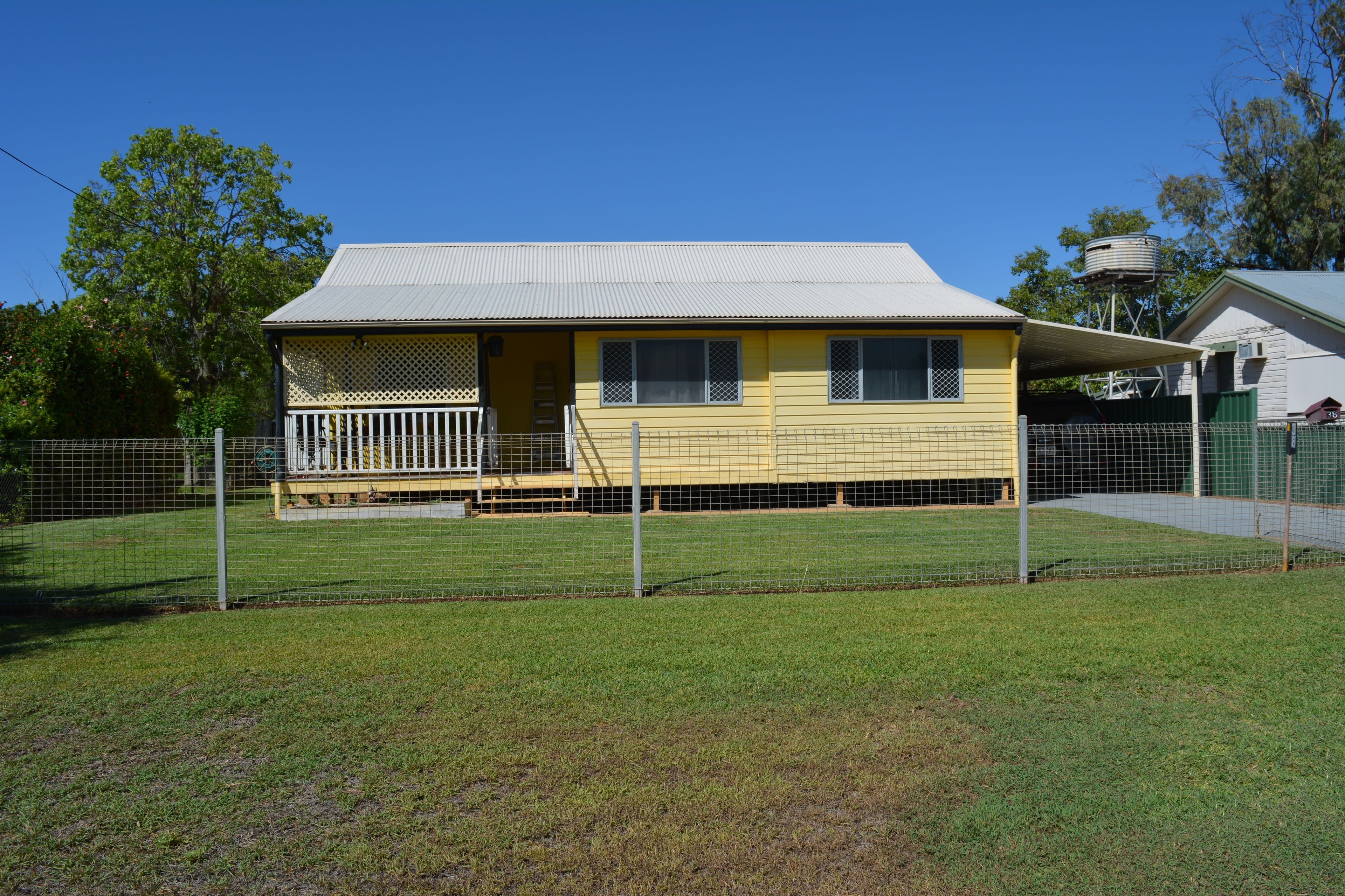 38 Ivy Street, Blackall QLD 4472, Blackall - Image 1