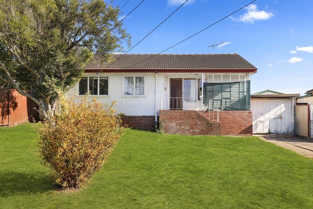 15 Tantangara Street, Heckenberg - Image 1