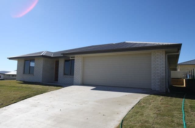 4 Lookout Place, WARWICK QLD 4370, Warwick - Image 1