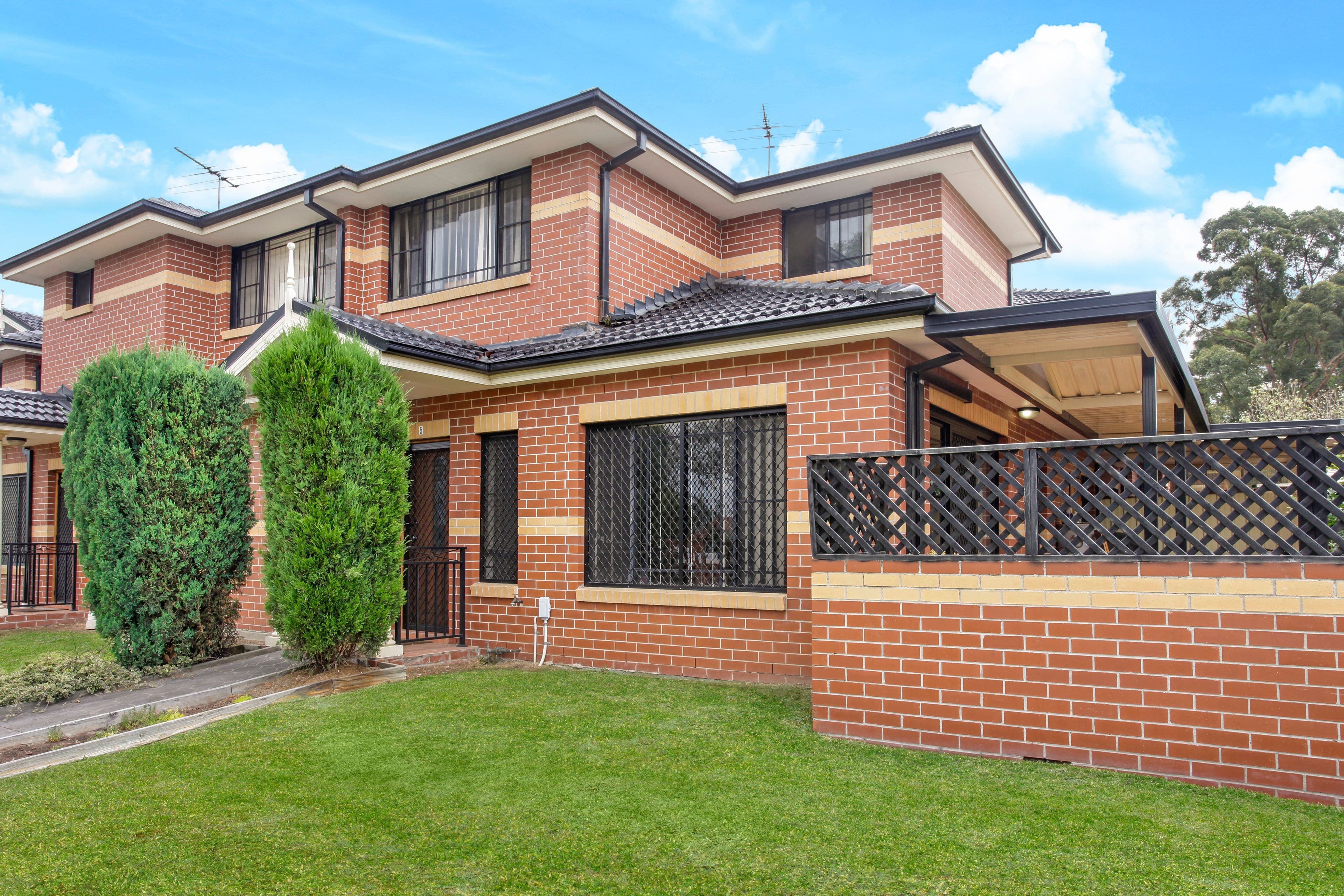 10 Justin Street, Smithfield - Image 1