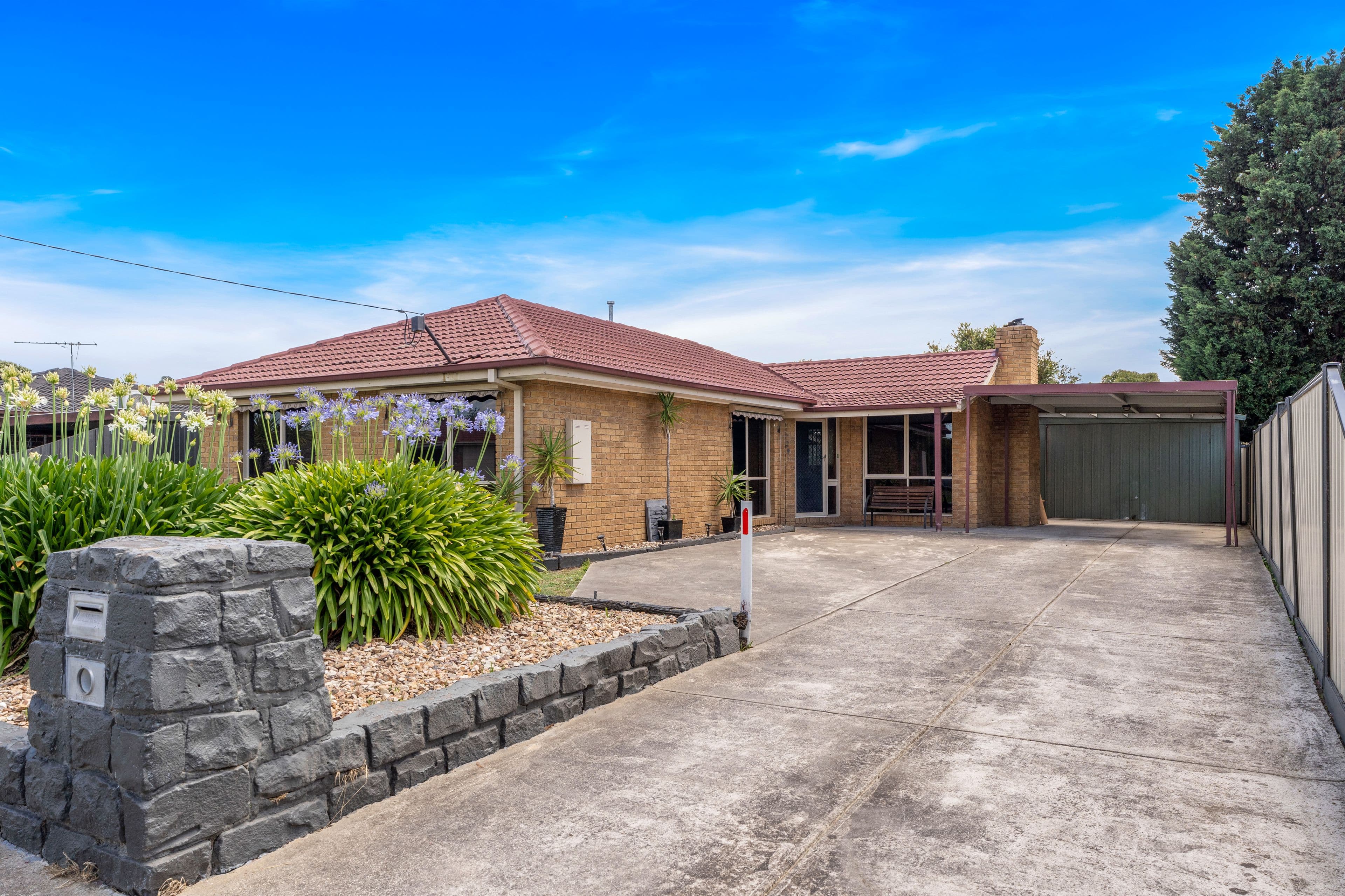 33 Farnborough Avenue, Craigieburn VIC 3064, Craigieburn - Image 1