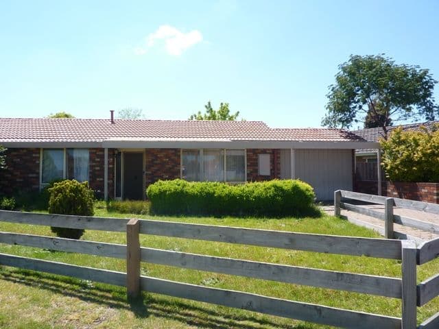 7 Oakhurst Court, FRANKSTON VIC 3199, Frankston - Image 1