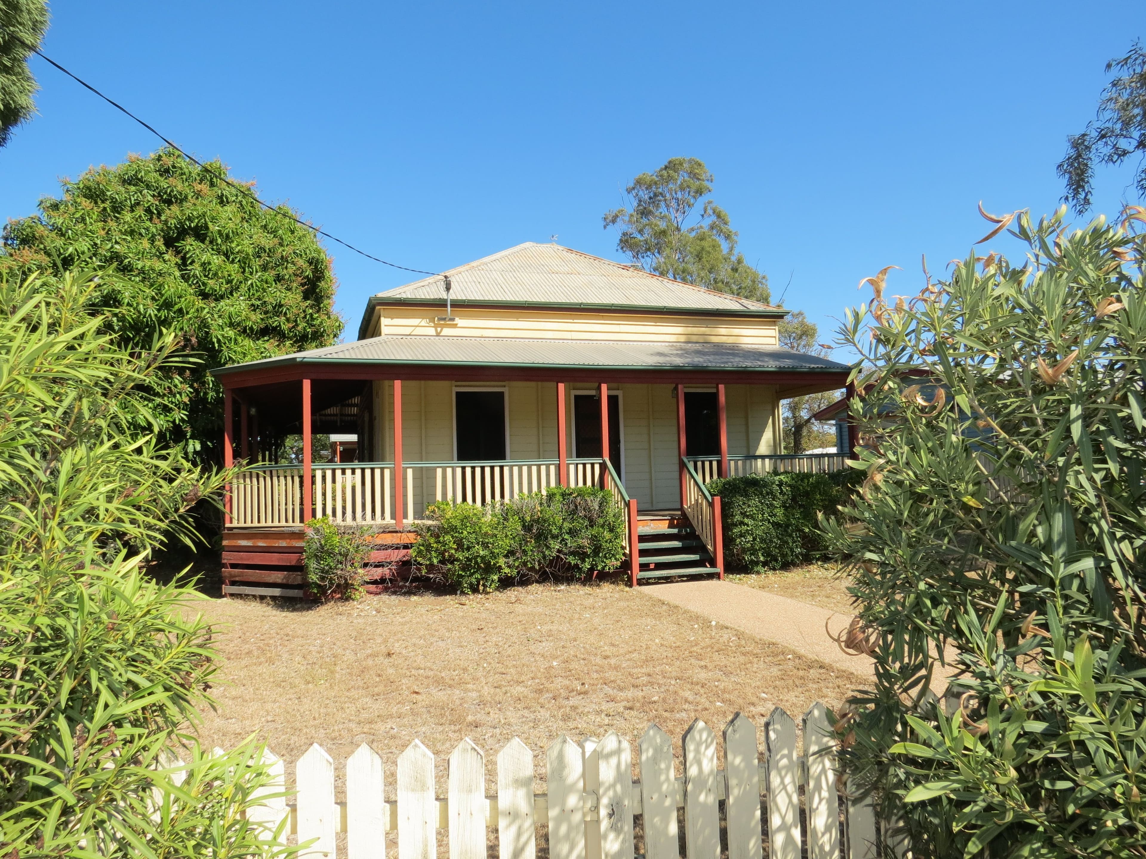 41 Dundas Street, Emerald QLD 4720, Emerald - Image 1