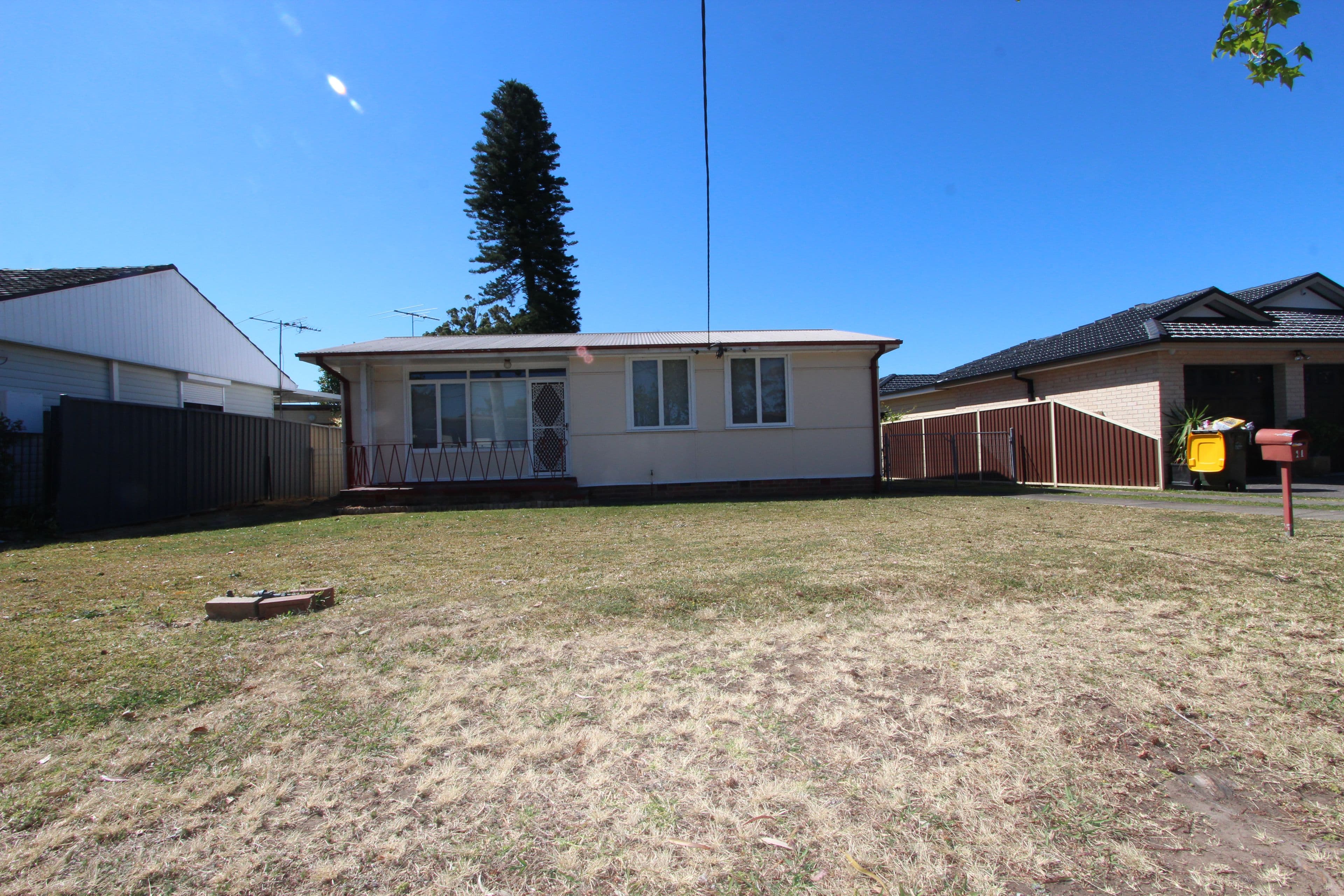 11 Leichhardt Avenue, Fairfield West - Image 1