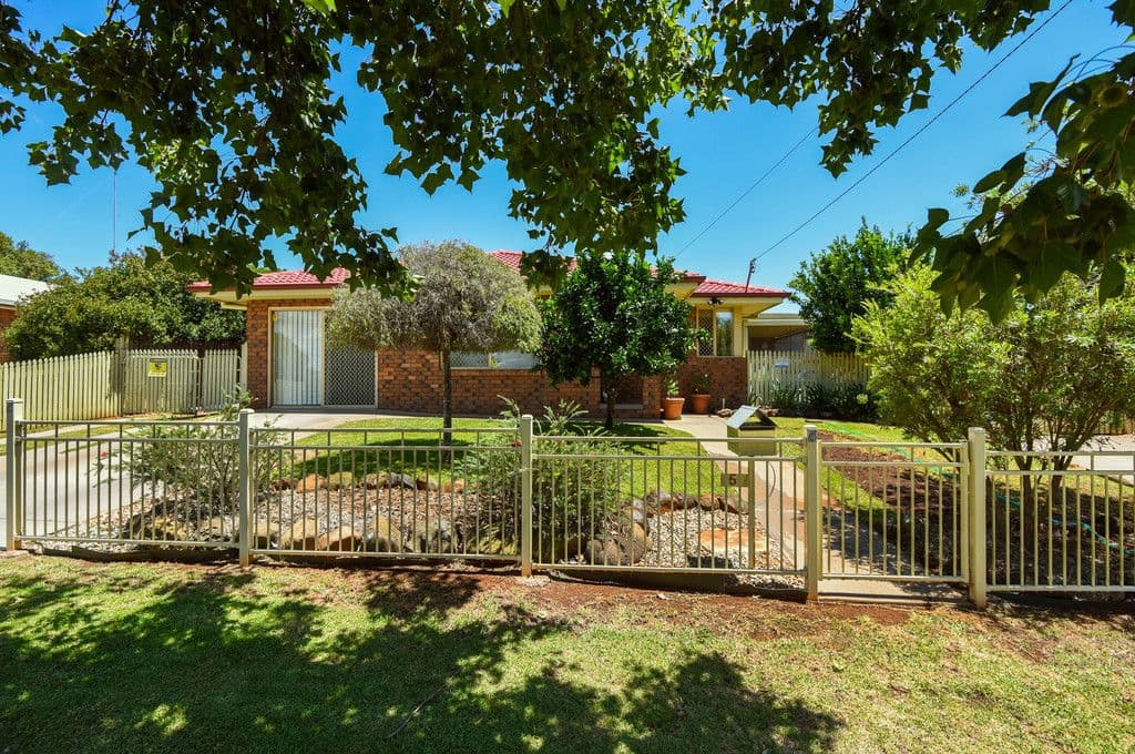 5 Kuhn Street, Kearneys Spring QLD 4350, Kearneys Spring - Image 1