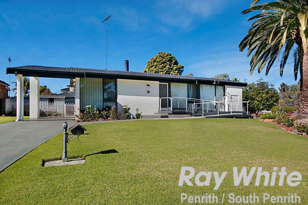 18 Loxwood Avenue, Cambridge Park - Image 1