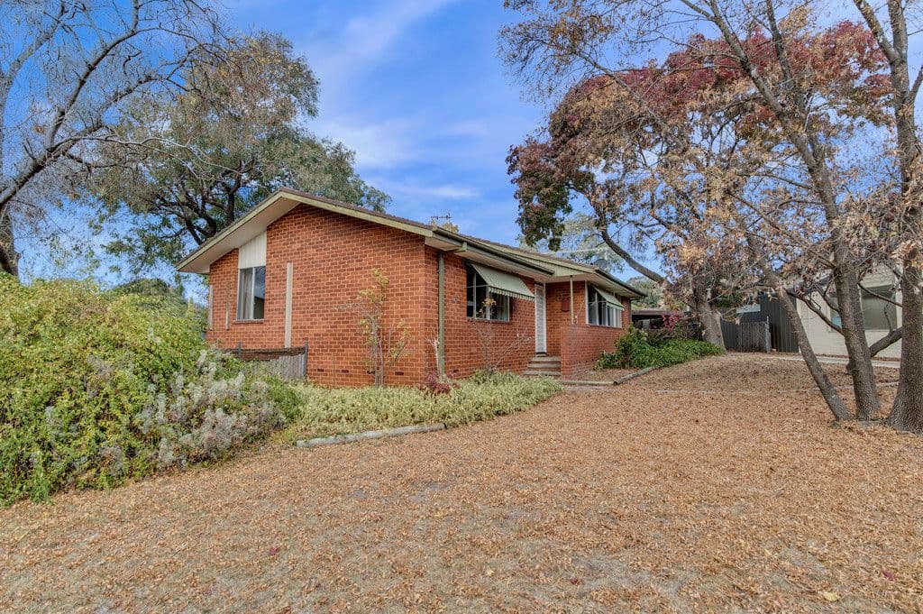 10 Hellyer Street, Holder ACT 2611, Holder - Image 1