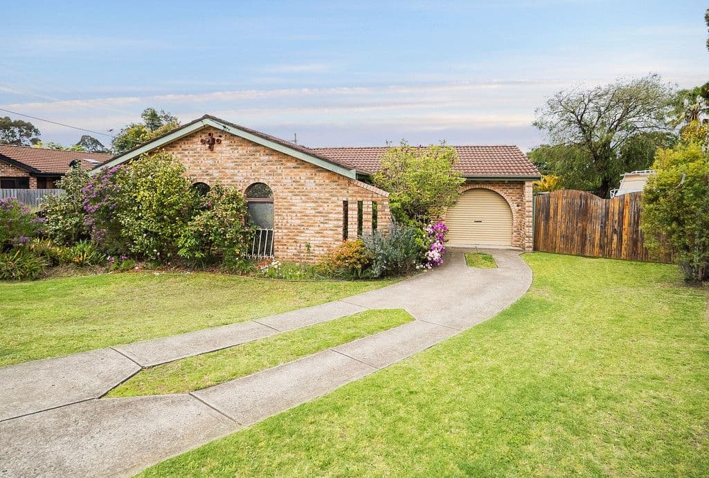 33 Eileen Street, Picnic Point NSW 2213, Picnic Point - Image 1