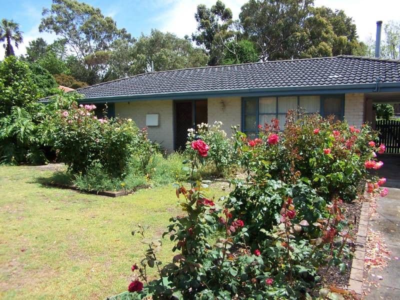 10 Wyee Place, GOOSEBERRY HILL WA 6076, Gooseberry Hill - Image 1