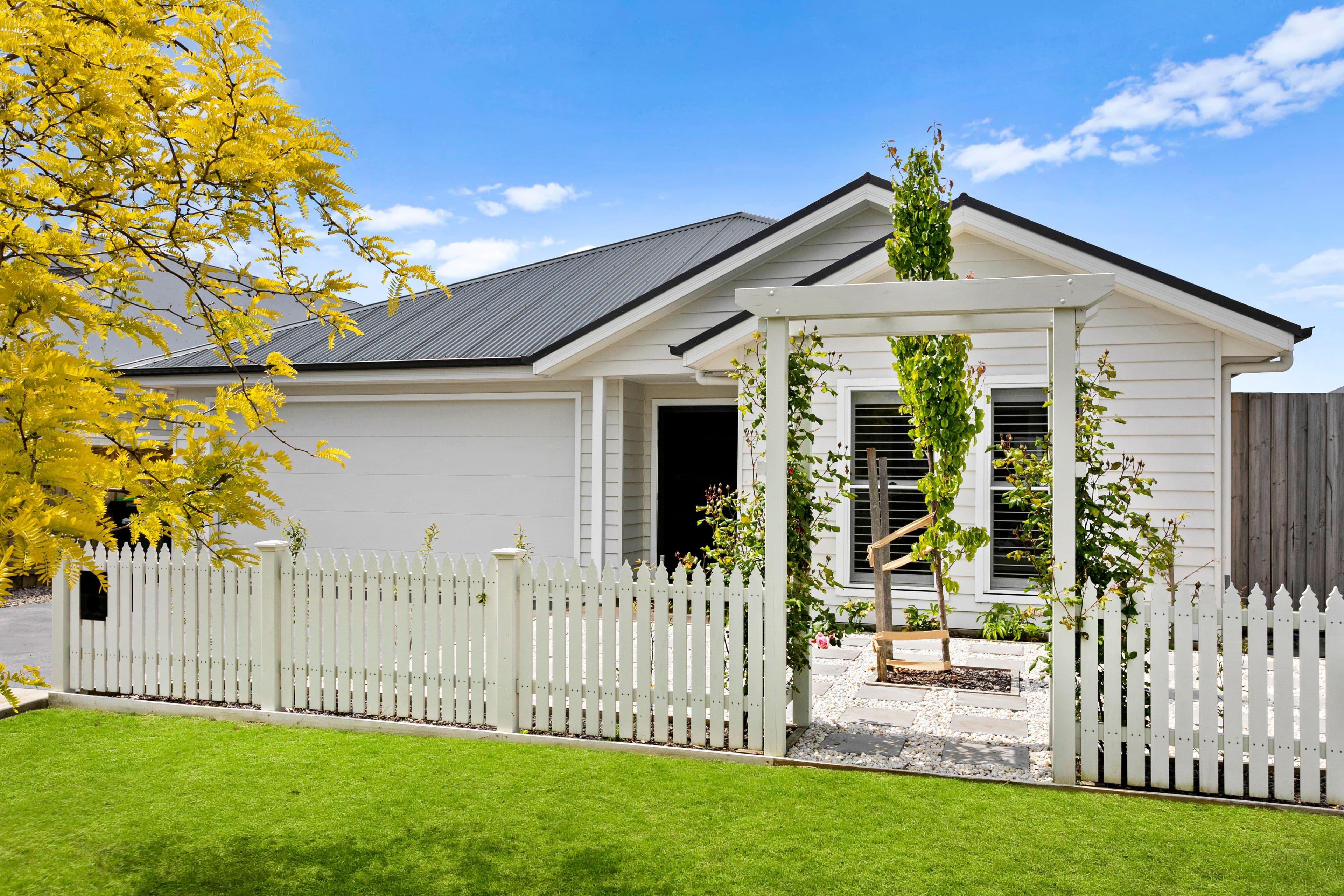 9 Allen Avenue, RENWICK NSW 2575, Renwick - Image 1