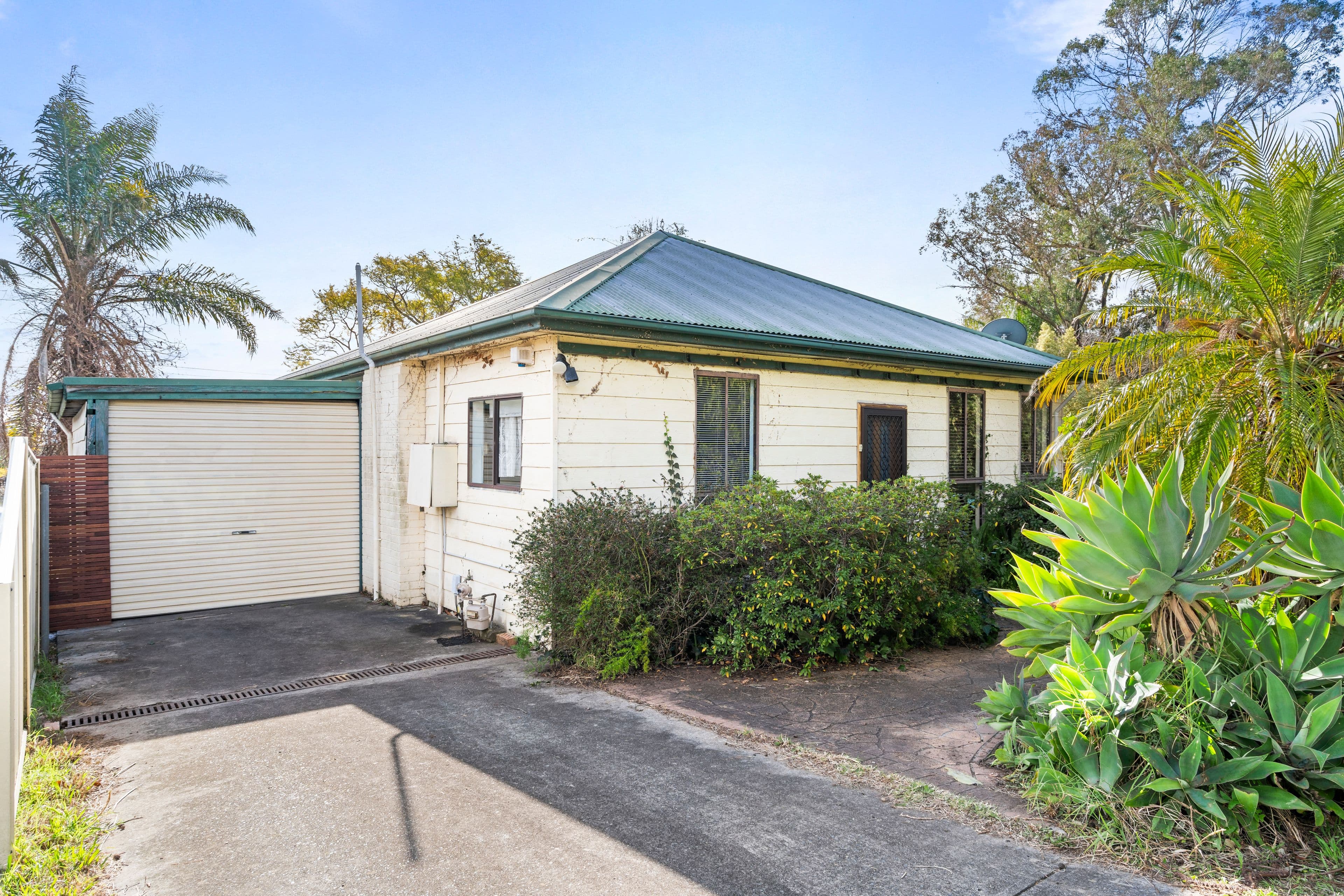 8 Allard Place, Ingleburn NSW 2565, Ingleburn - Image 1
