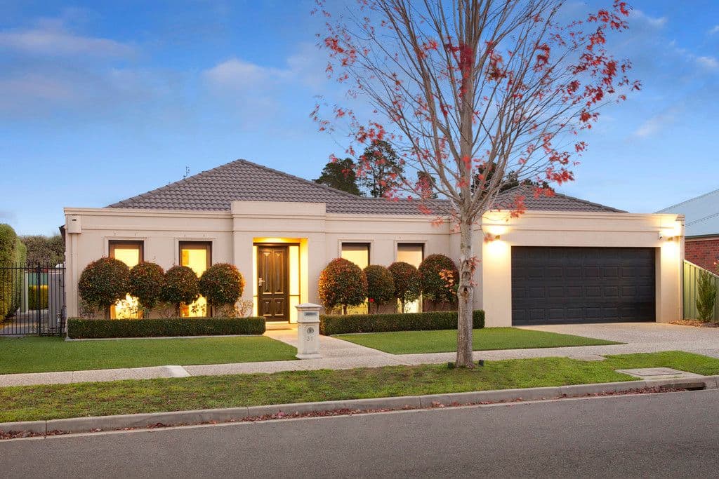31 St Helens Avenue, Lake Gardens VIC 3355, Lake Gardens - Image 1