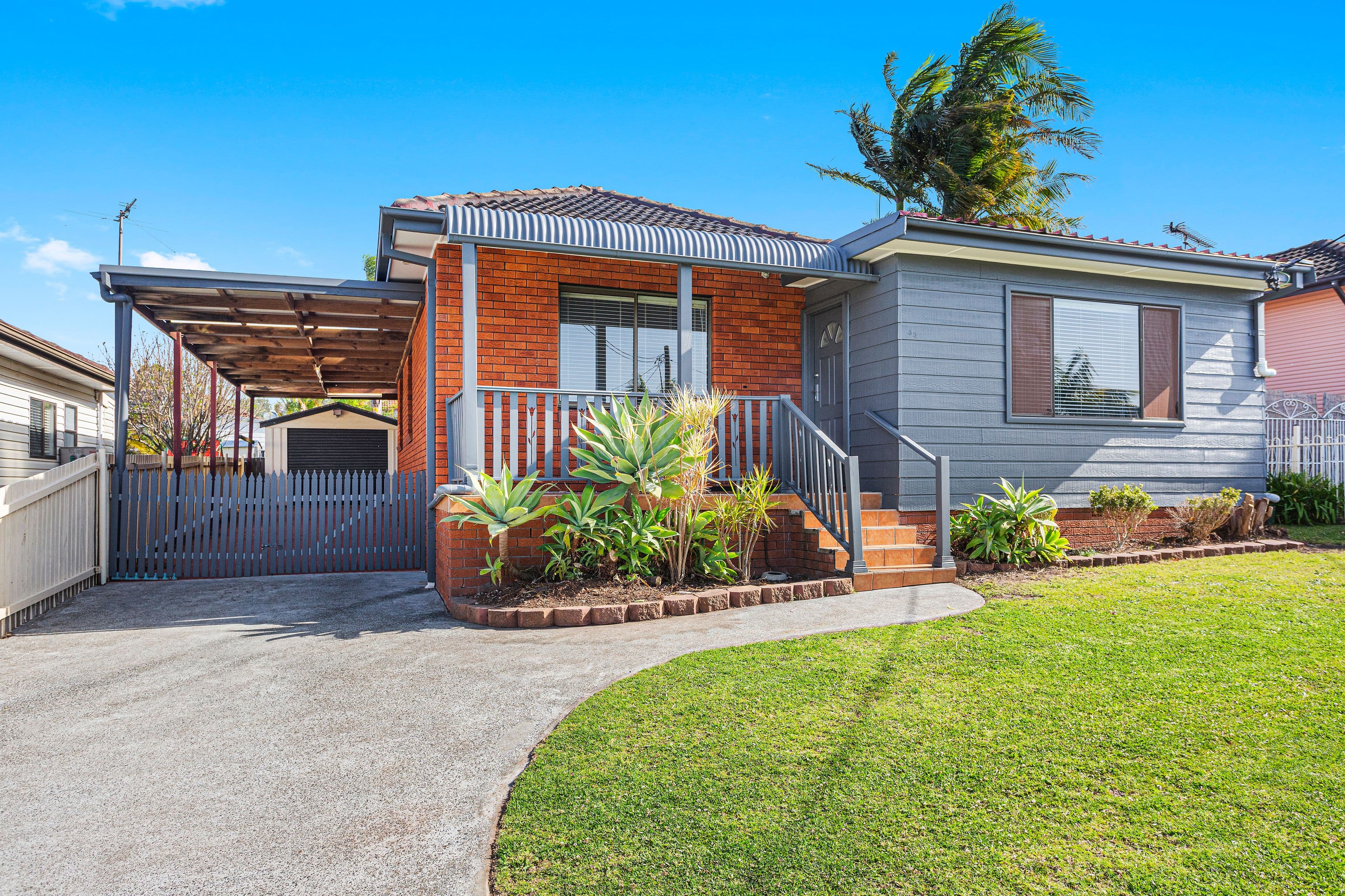 33 Daphne Street, Barrack Heights NSW 2528, Barrack Heights - Image 1