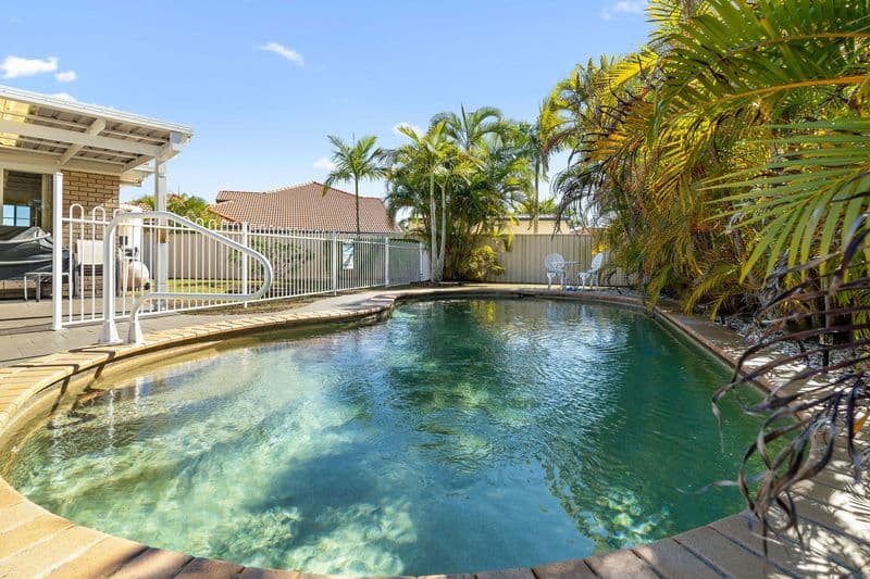 23 Kite Circuit, Arundel - Image 1