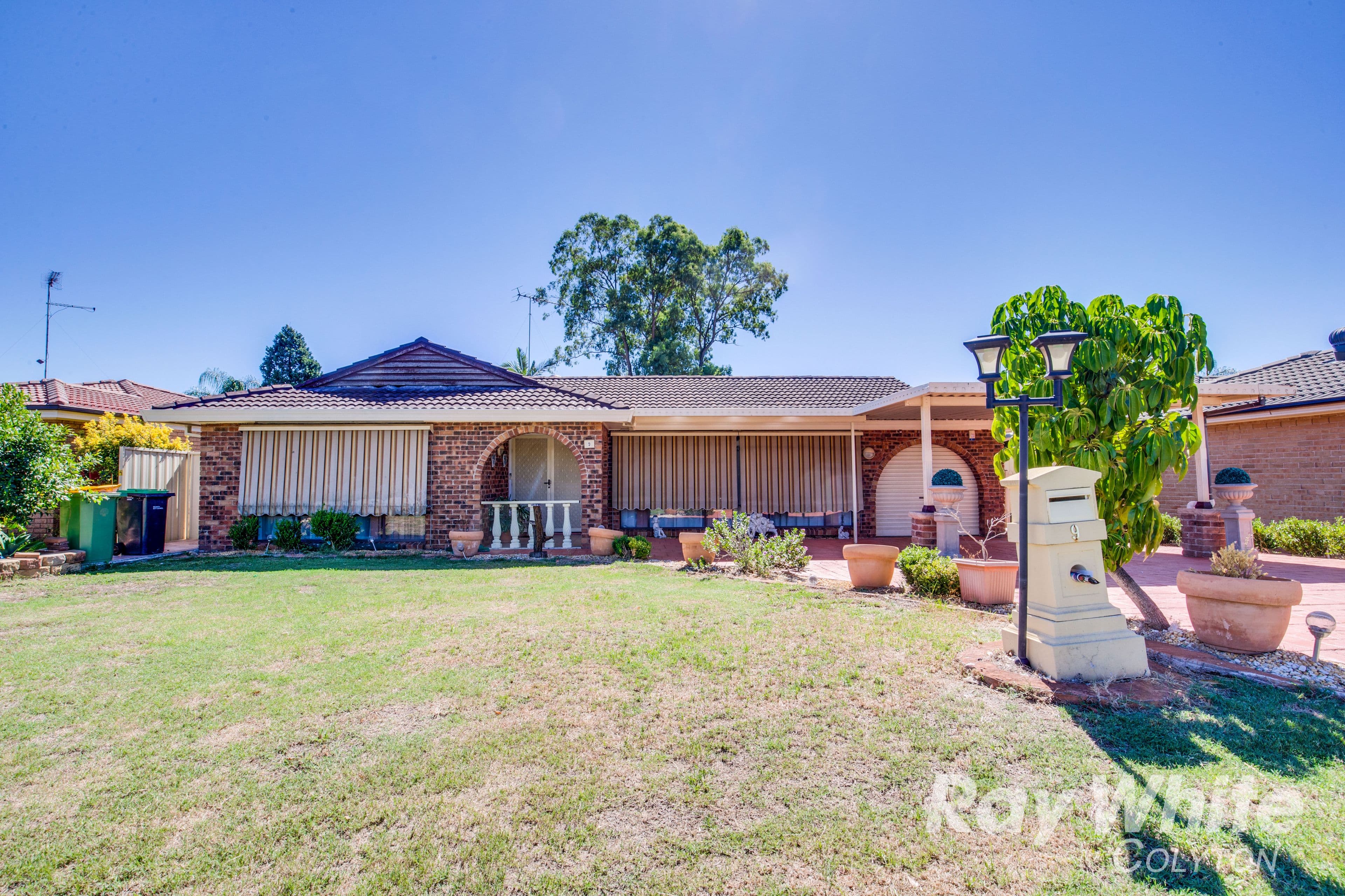 9 Morningbird Close, St Clair - Image 1