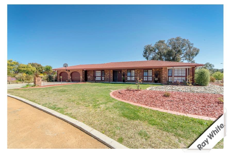 6 Edmond Close, GILMORE ACT 2905, Gilmore - Image 1