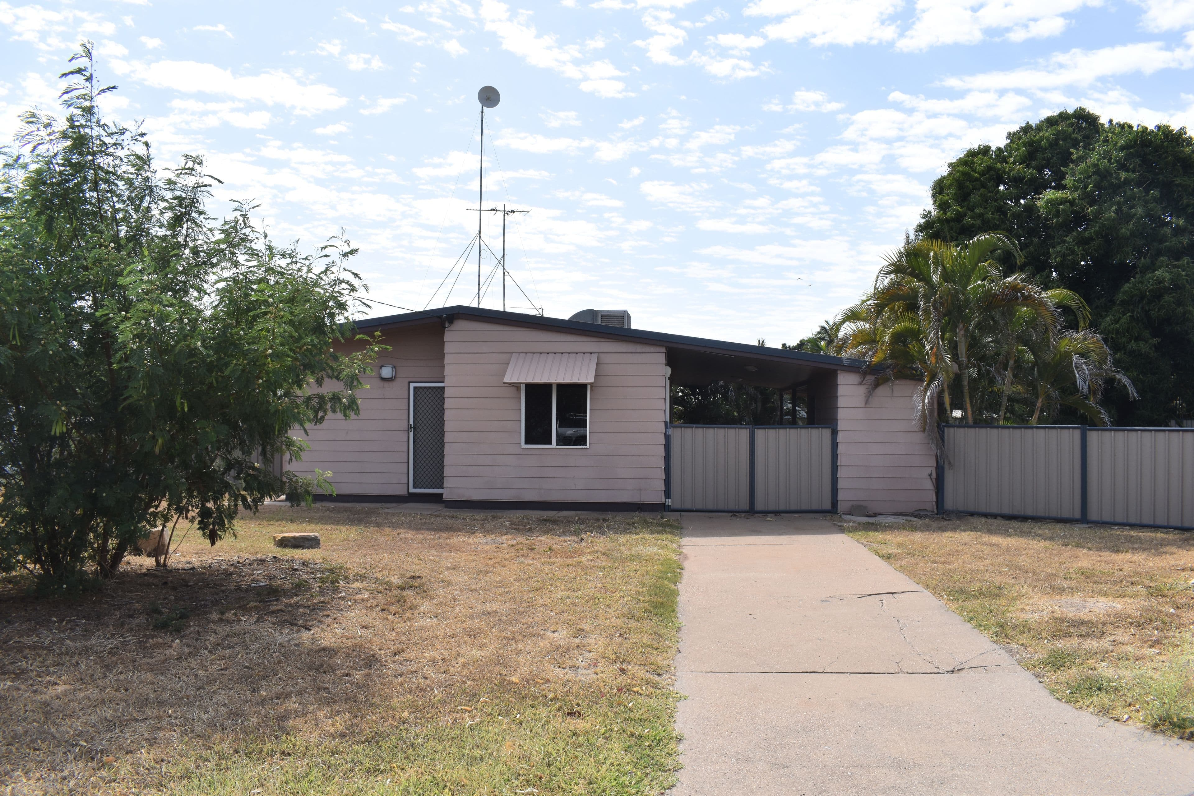 14 Saffola Place, Emerald QLD 4720, Emerald - Image 1