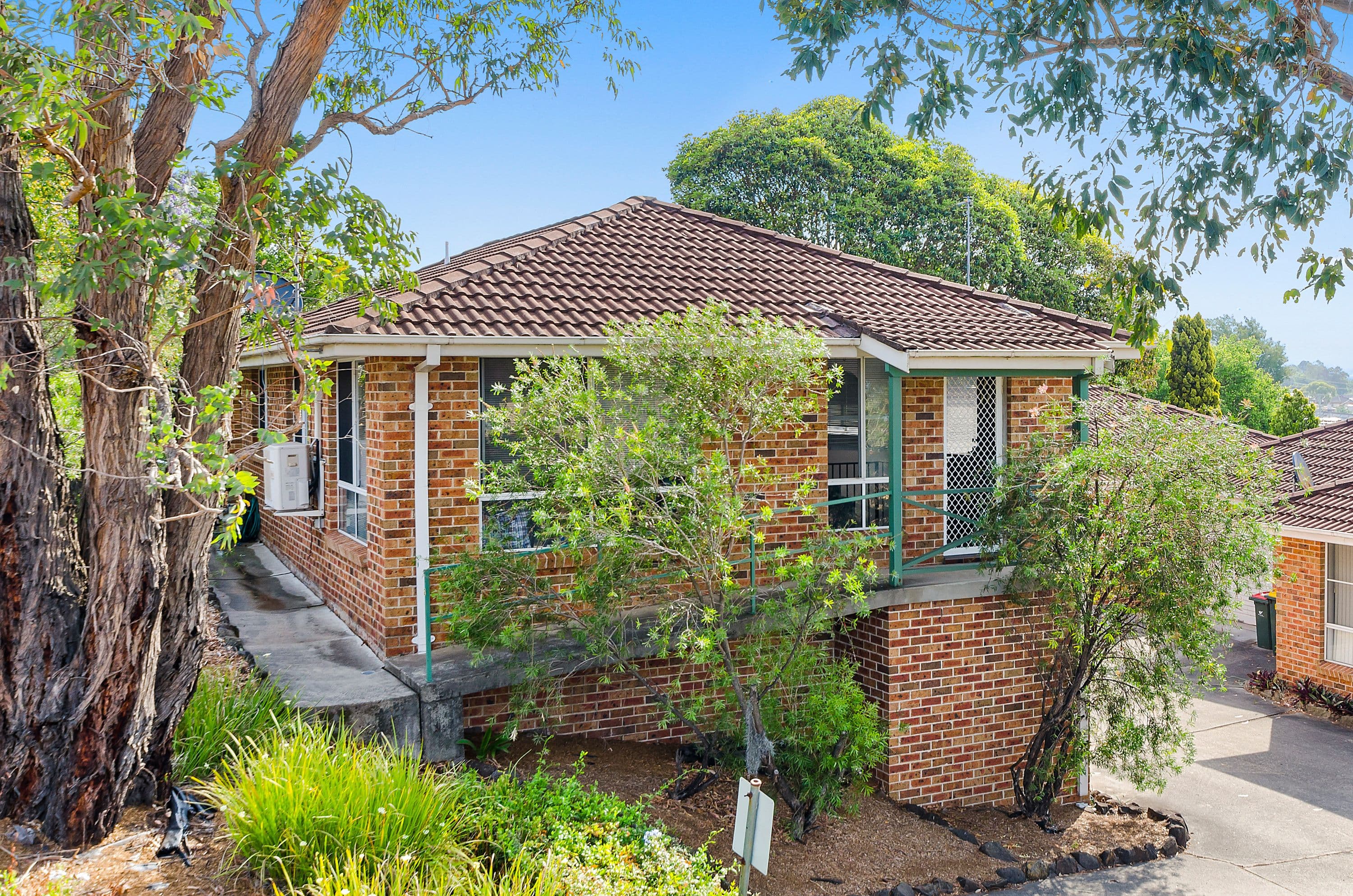 6 Darren Avenue, Kanahooka - Image 1
