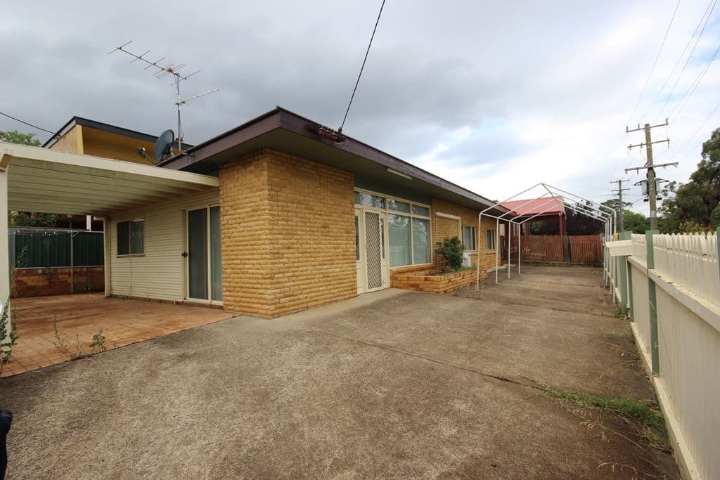 36 Raglan Street, Tamworth NSW 2340, East Tamworth - Image 1