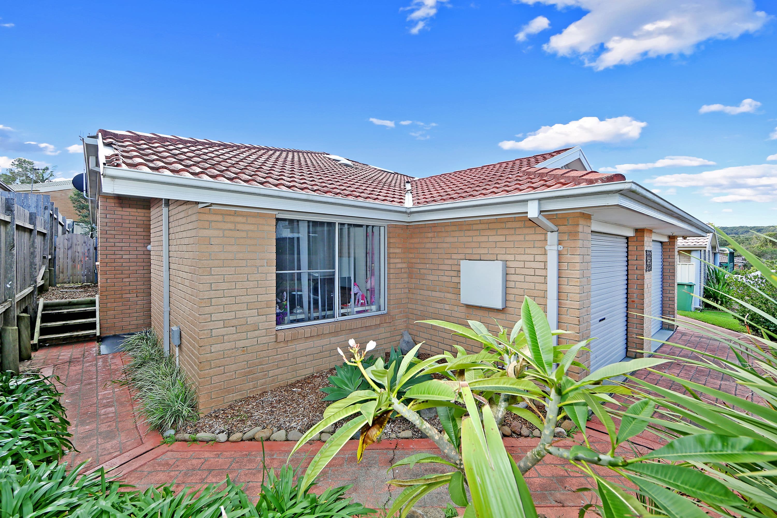 240 Cresthaven Avenue, Bateau Bay - Image 1