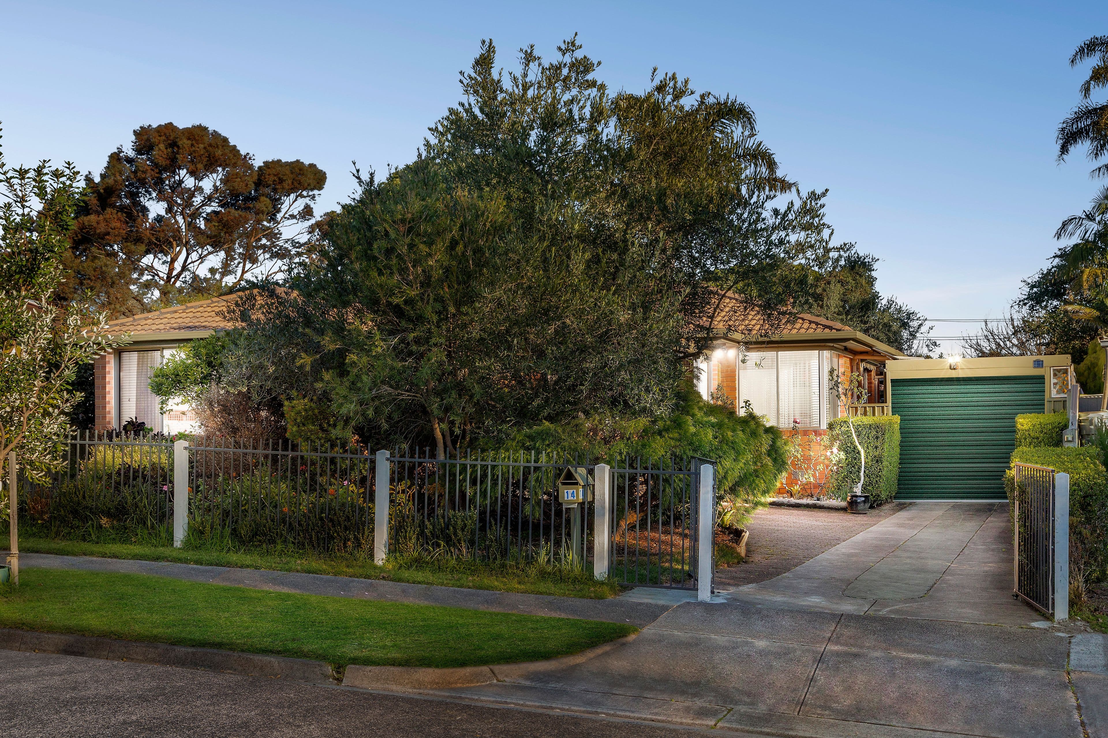 14 Hibiscus Avenue, Frankston VIC 3199, Frankston - Image 1
