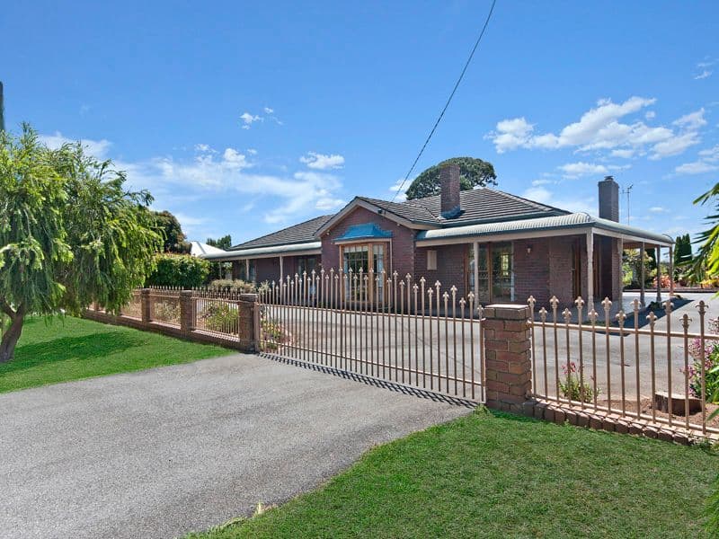 18 Wright Street, Koroit VIC 3282, Koroit - Image 1