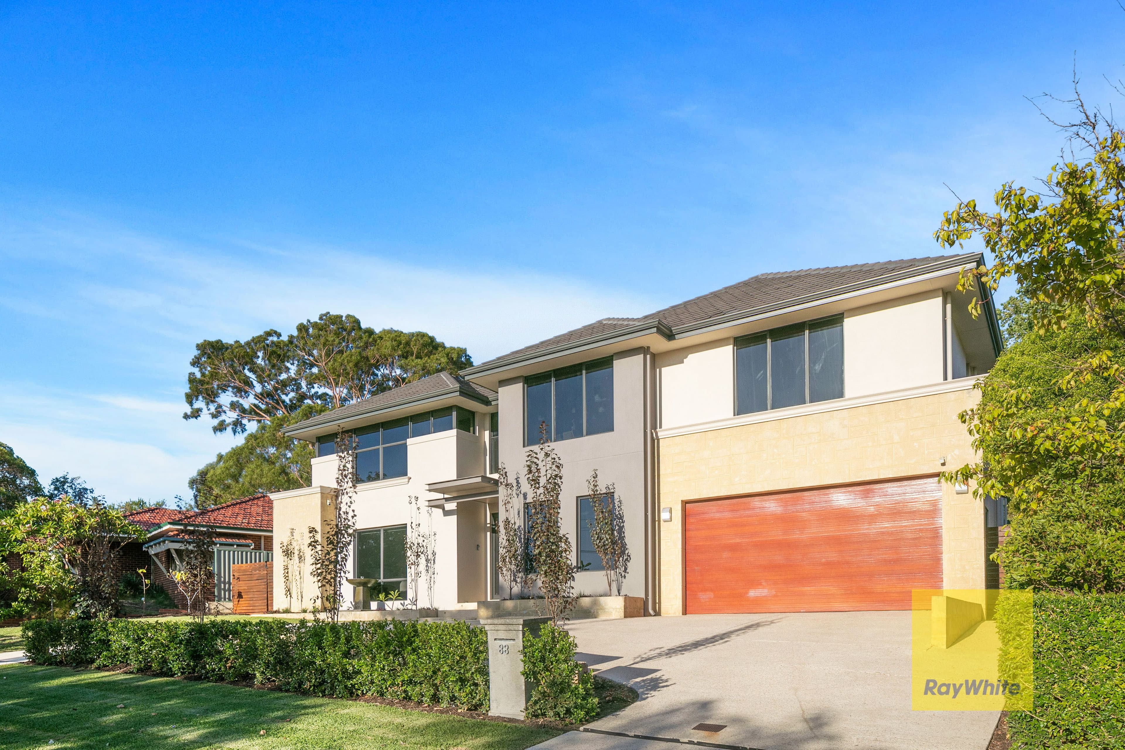 33 Erneton Street, Newmarket - Image 1
