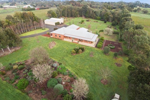 127 Leura Lane, Hamilton VIC 3300, Hamilton - Image 1