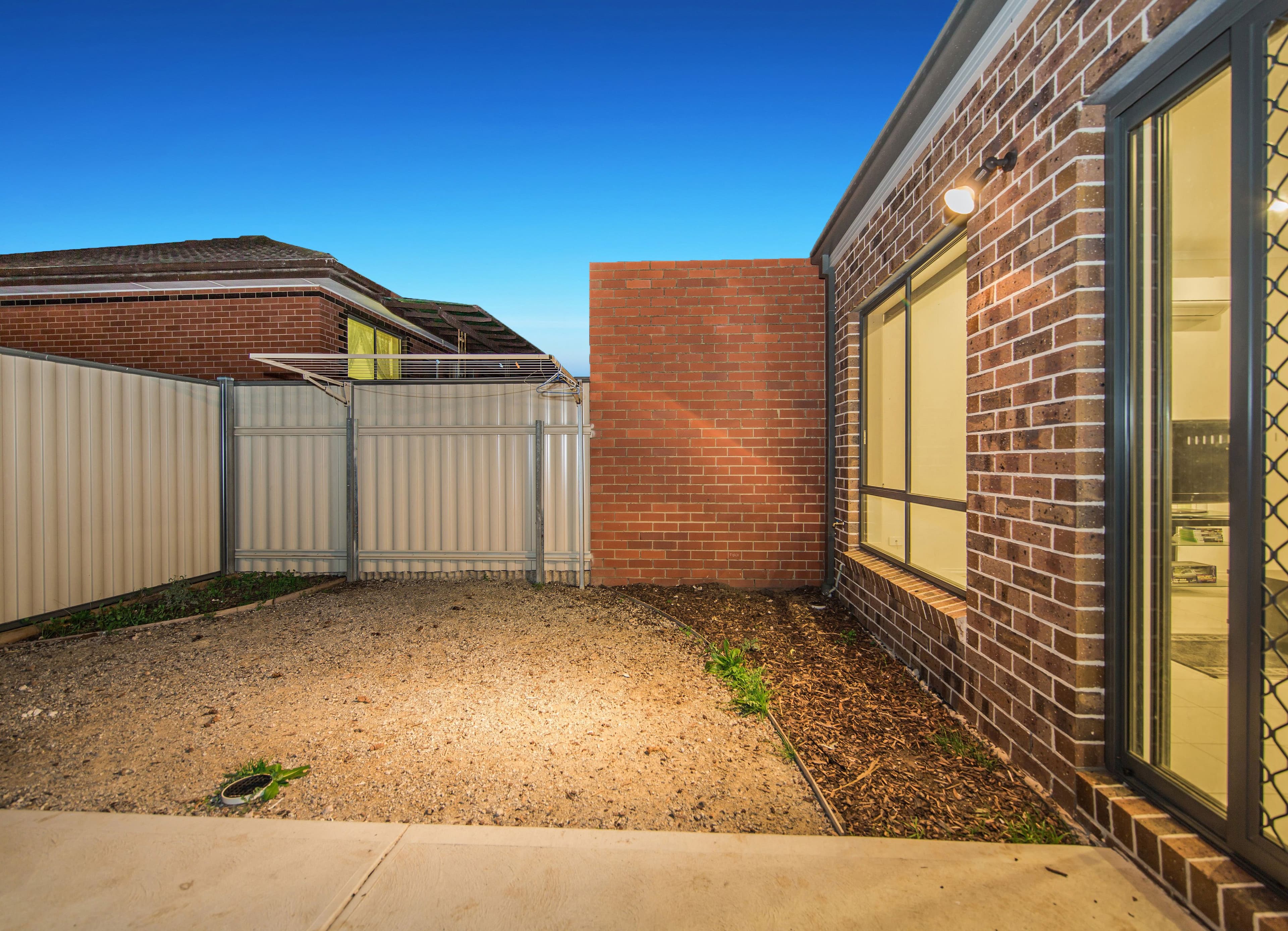 8 Ivanhoe Avenue, St Albans VIC 3021, St Albans - Image 1