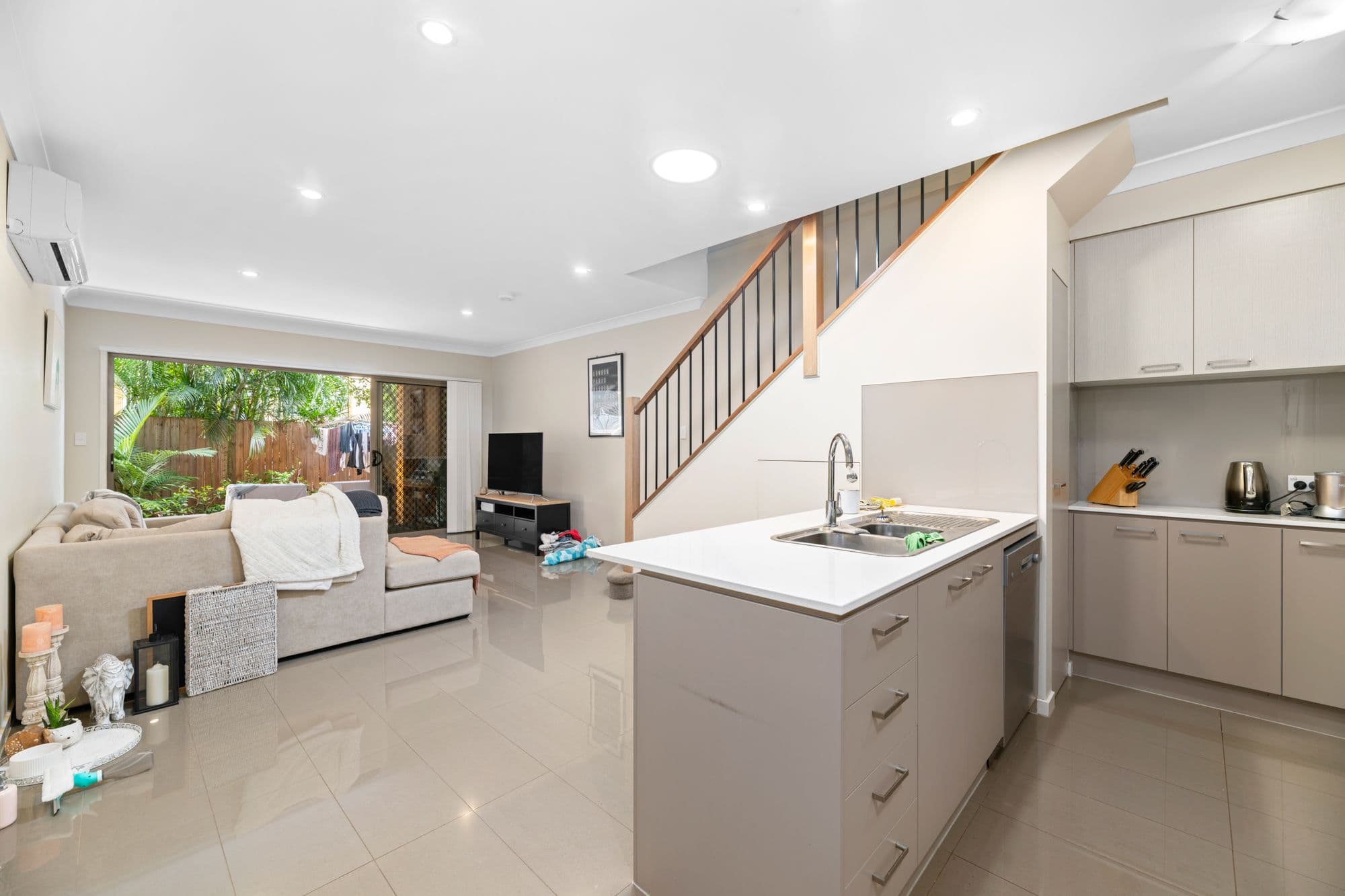 18 Whitley Street, Mount Gravatt QLD 4122, Mount Gravatt East - Image 1