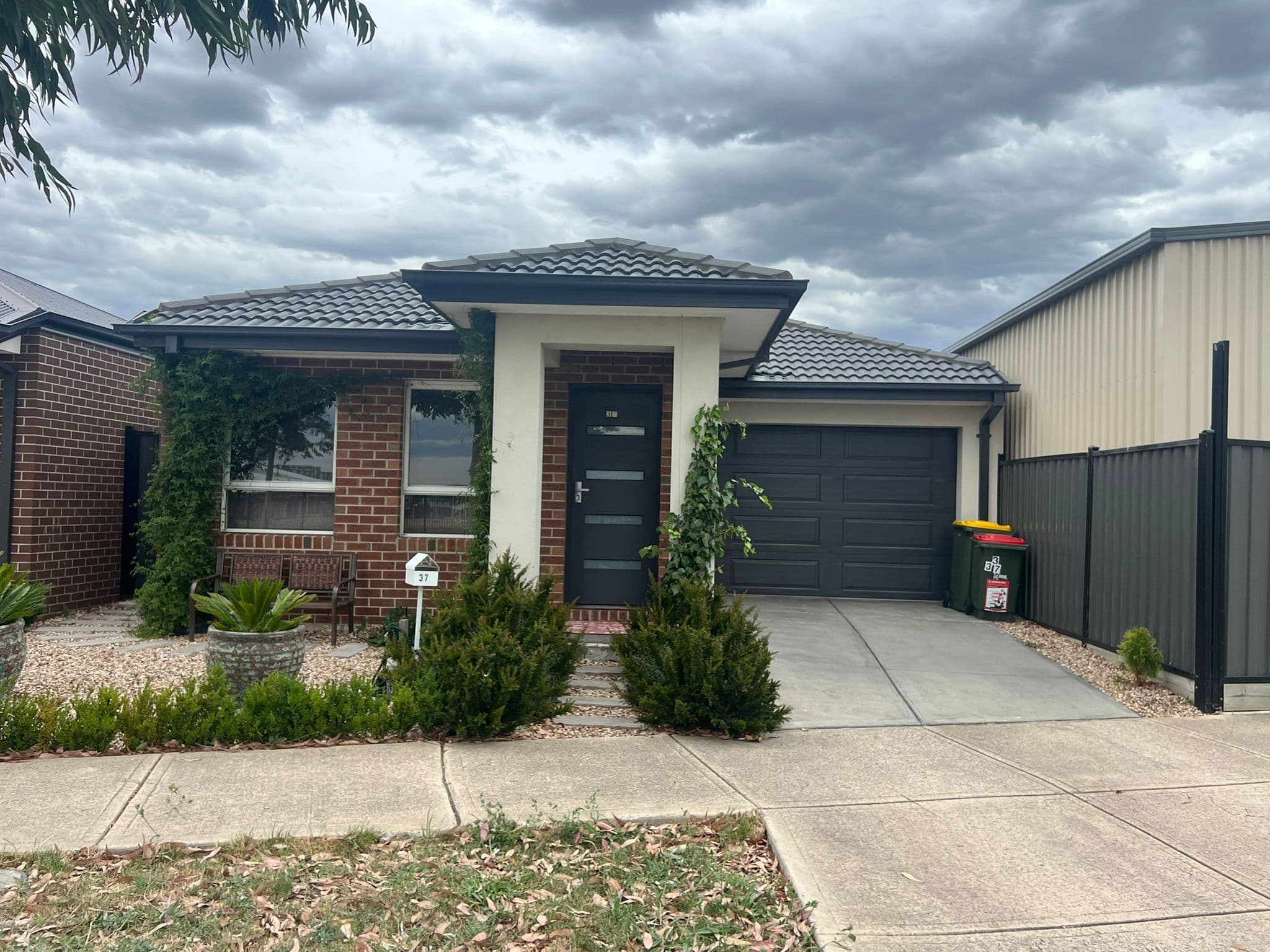 37 Carmichael Road, Craigieburn VIC 3064, Craigieburn - Image 1
