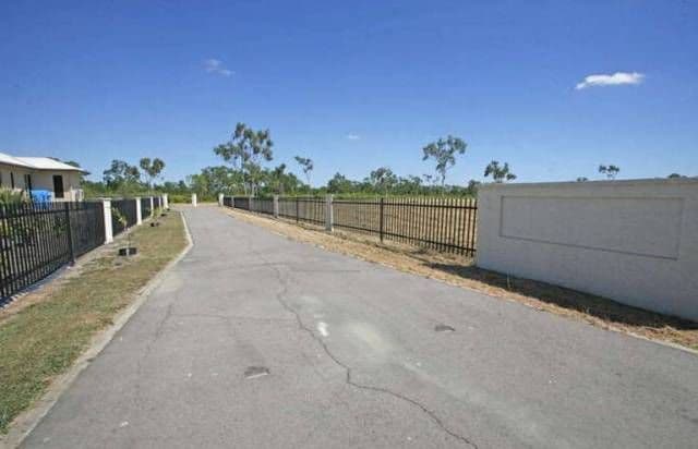 19 South Beck Drive, RASMUSSEN QLD 4815, Rasmussen - Image 1