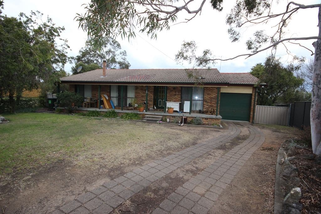 32 Susan Street, KOOTINGAL NSW 2352, Kootingal - Image 1